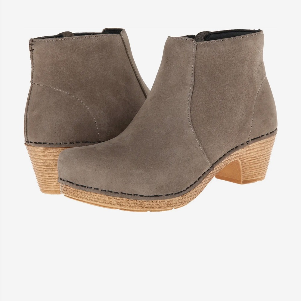 Dansko Nubuck Leather Maria Ankle Boot Light Gray/Tan Size 38